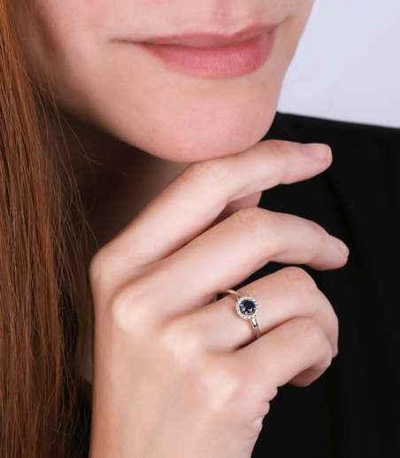 Anillo Oro 18k zafiro y diamantes 0.084cts "Barghe"
