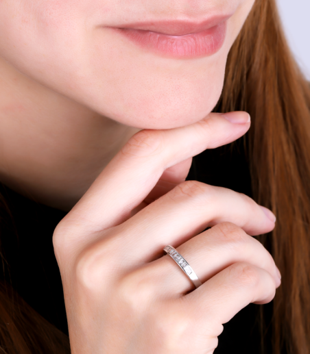 Anillo Oro 18k y diamantes 0.26cts "Beyond"