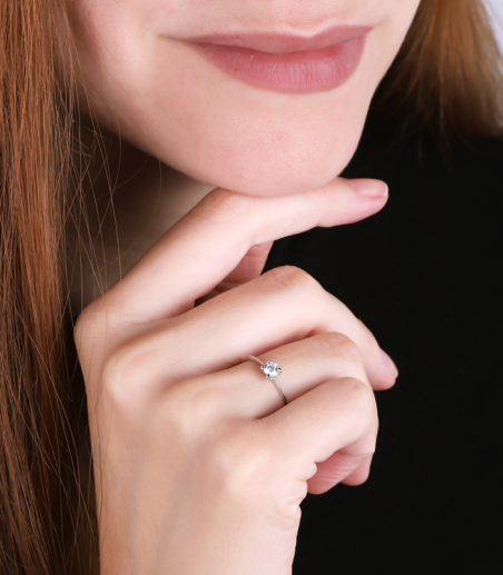 Anillo Lonely oro blanco 18k y circonita