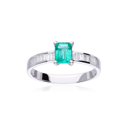 Anillo  Royalty  Esmeralda y Diamantes 0 23cts
