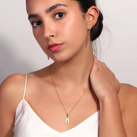 Medalla Oro 18k tallada "Virgen Milagrosa"