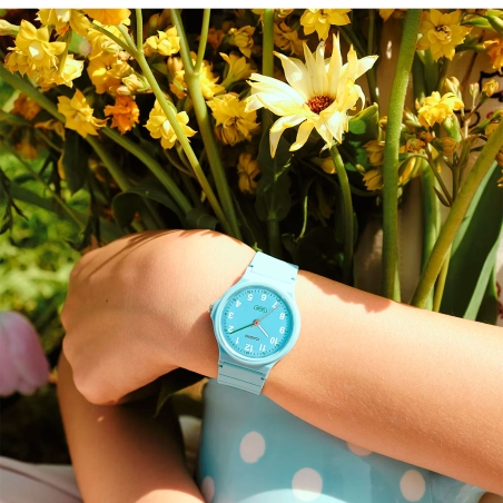 Reloj Casio correa y caja azul cielo de resina mujer LQ-24B-2BEF