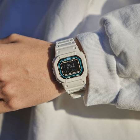 Reloj Casio G-Shock digital correa blanca DW-B5600SF-7ER