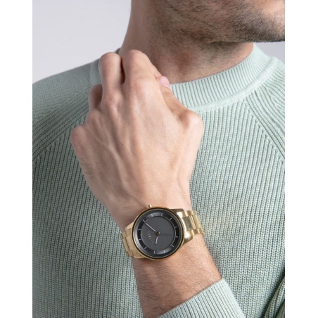 Reloj Viceroy dorado para hombre con esfera negra de tres agujas 401389-16