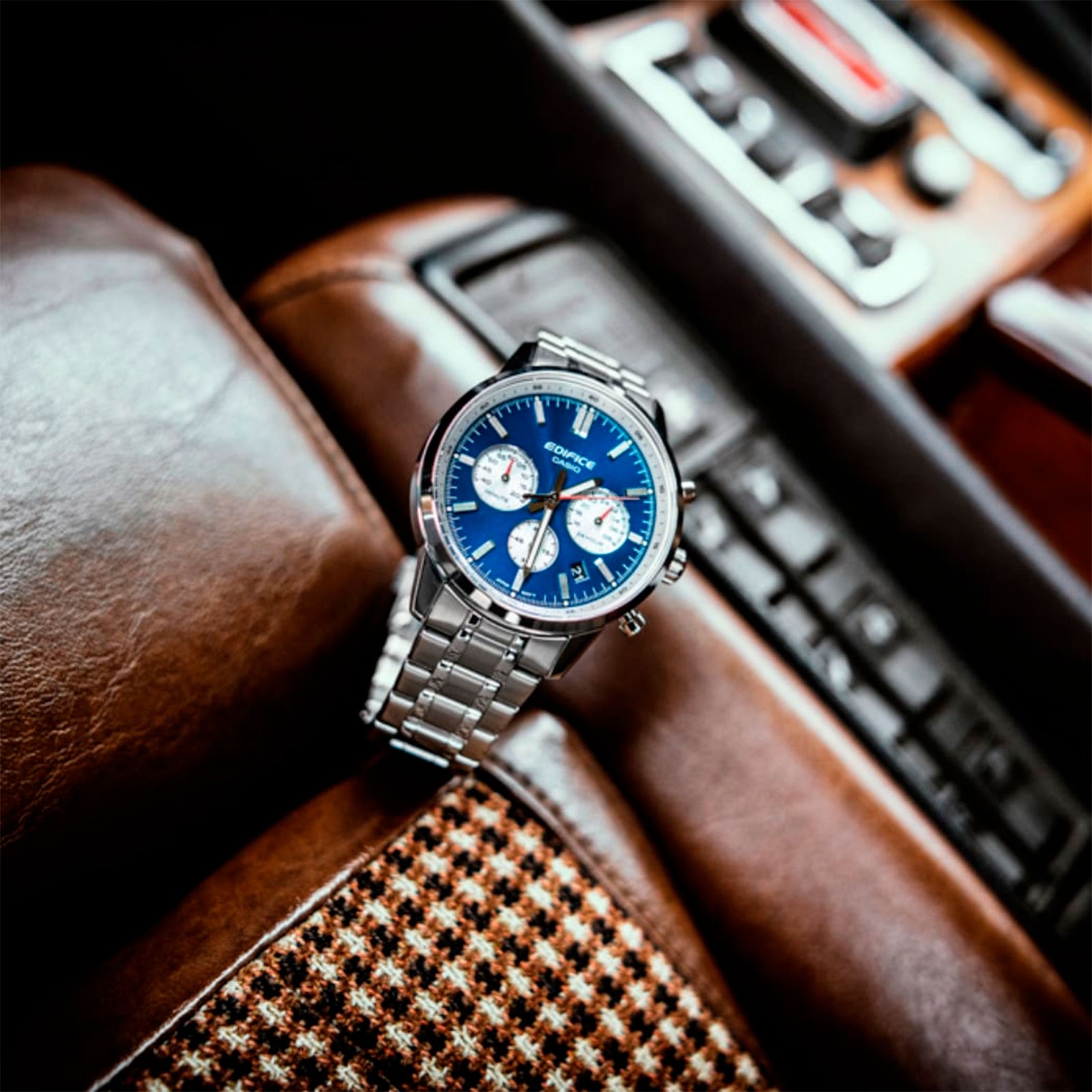 Reloj Casio Edifice Hombre Cronógrafo Estándar Esfera Azul EFR