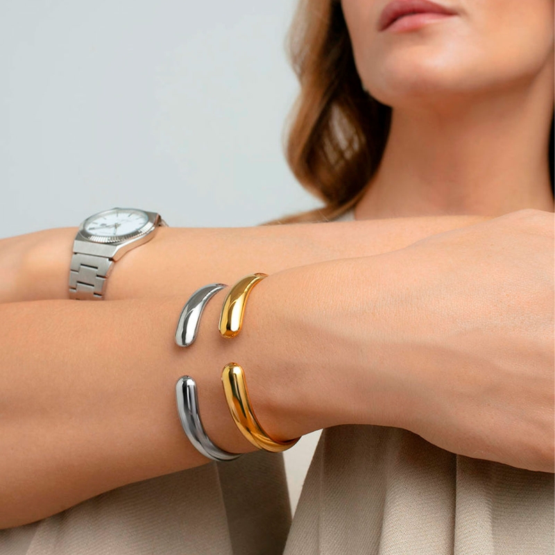 Pulsera Viceroy Chic rígida de acero con Ip dorado e Ip rosa
