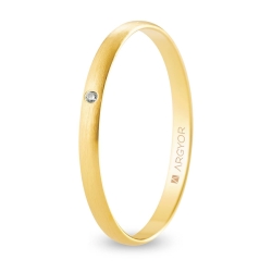Alianza de boda oro amarillo 9k acabado satinado con diamante interior plano 2 mm