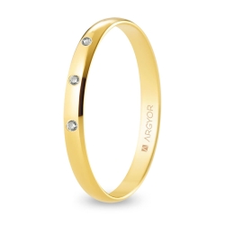 Alianza de boda oro amarillo 9k acabado pulido con tres diamantes 2.5 mm