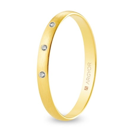 Alianza de boda oro amarillo 9k acabado satinado con tres diamantes 2.5 mm