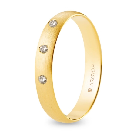 Alianza de boda oro amarillo 9k acabado satinado con tres diamantes 4 mm