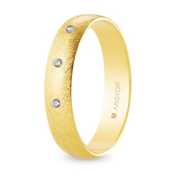 Alianza de boda oro amarillo 9k acabado hielo con tres diamantes interior plano 4.5 mm