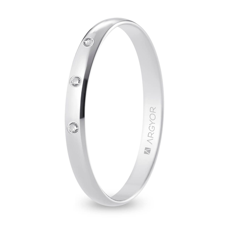 Alianza de boda oro blanco 9k acabado pulido con tres diamantes interior plano 2.5 mm