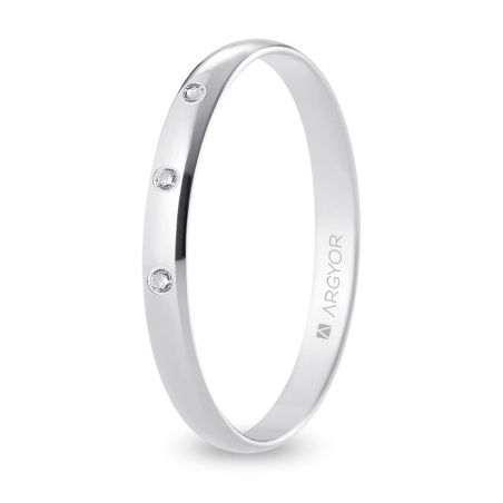 Alianza de boda oro blanco 9k acabado pulido con tres diamantes interior plano 2.5 mm