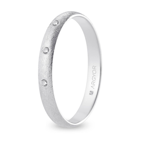 Alianza de boda oro blanco 9k acabado hielo con tres diamantes 3 mm