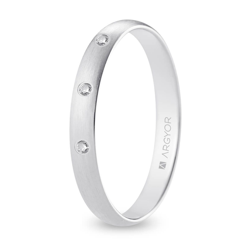 Alianza de boda oro blanco 9k acabado satinado con tres diamantes 3 mm
