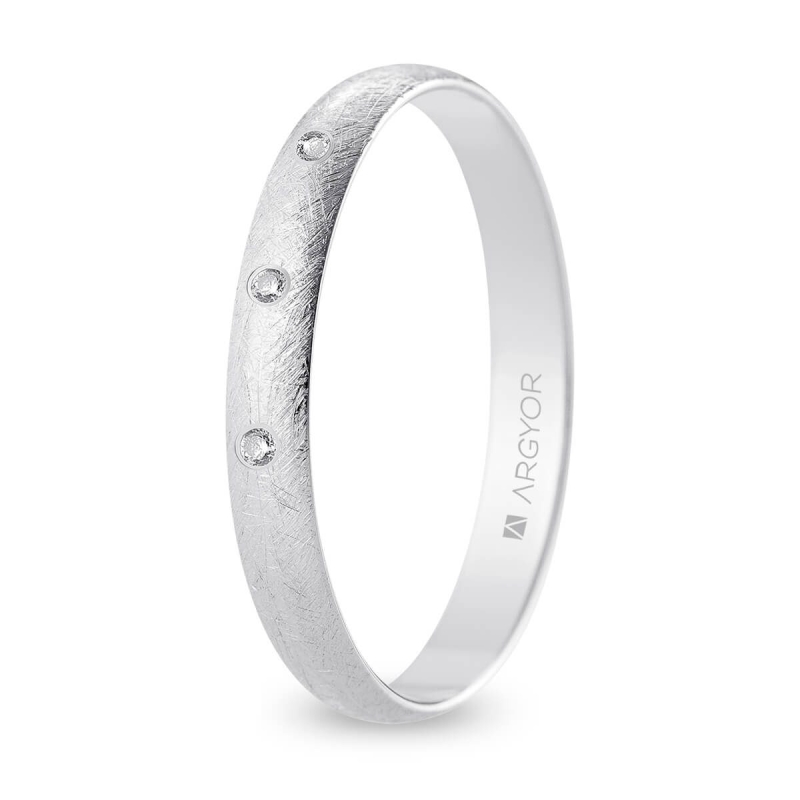 Alianza de boda oro blanco 9k acabado hielo con tres diamantes interior plano 3 mm