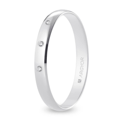 Alianza de boda oro blanco 9k acabado pulido con tres diamantes interior plano 3 mm