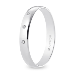 Alianza de boda oro blanco 9k acabado pulido con tres diamantes interior plano 3.5 mm