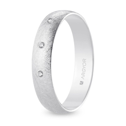 Alianza de boda oro blanco 9k acabado hielo con tres diamantes interior plano 4.5 mm