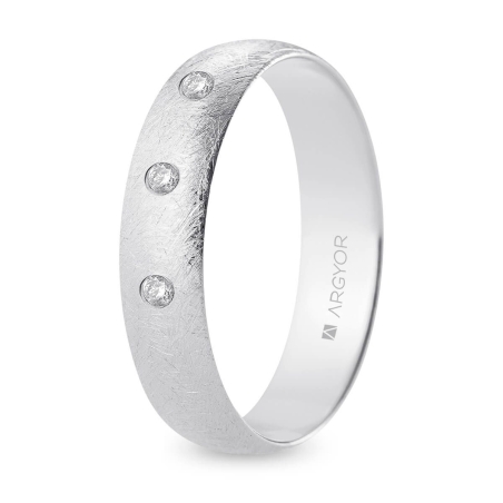 Alianza de boda oro blanco 9k acabado hielo con tres diamantes 5 mm