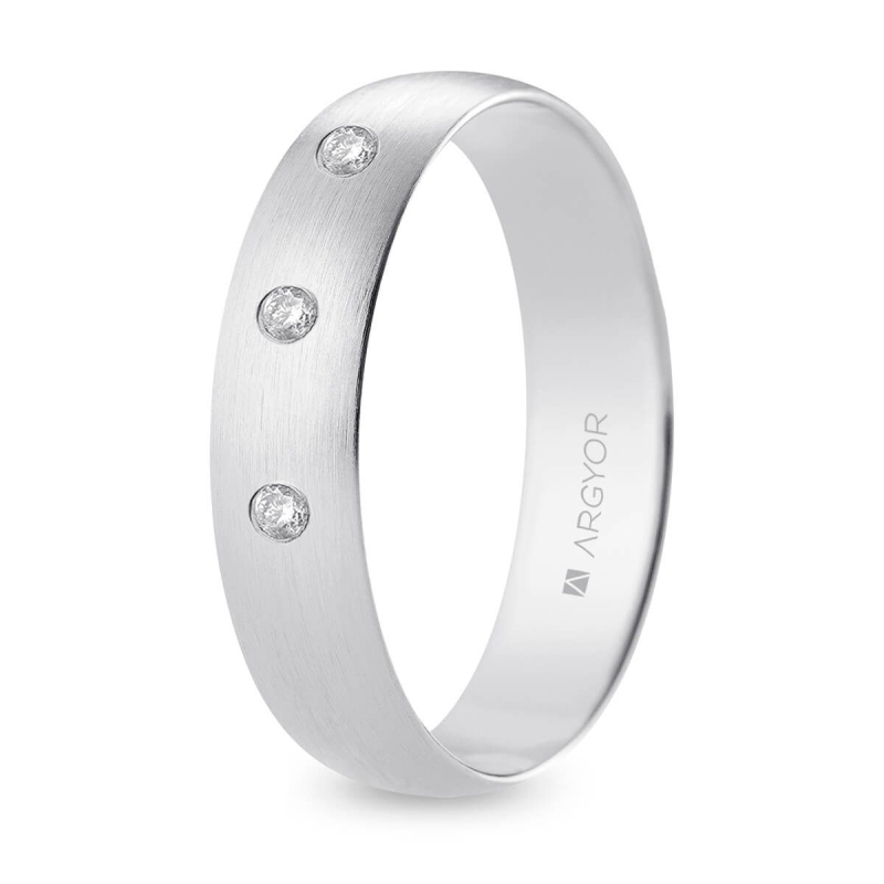 Alianza de boda oro blanco 9k acabado satinado con tres diamantes 5 mm