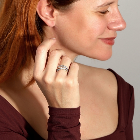 Anillo Oro Bicolor 18k y circonitas "Entrelazos"