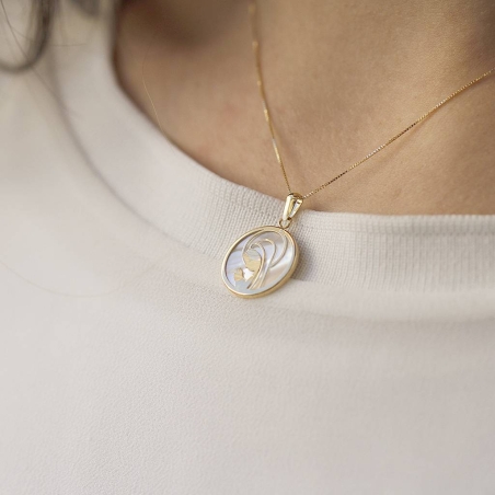 Medalla Oro 18k y nácar 16mm "Denia"