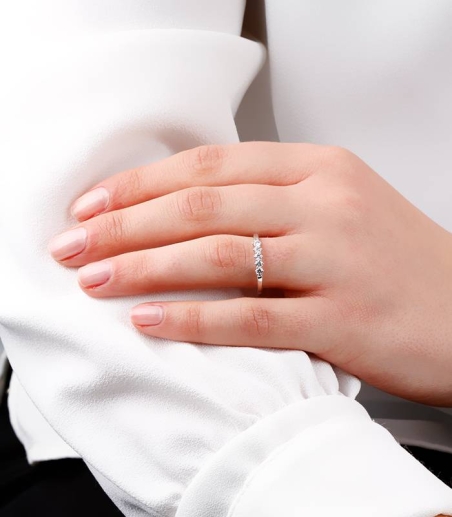Anillo "Vicenza" Oro Blanco 18k y Diamantes 0.25 cts