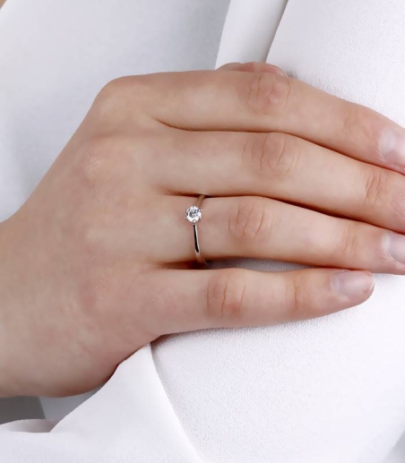 Anillo "Urbino" Oro Blanco 18k y Diamante 0.25 cts