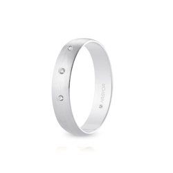 Alianza de boda oro blanco 9k acabado satinado con tres diamantes interior plano 4.5 mm
