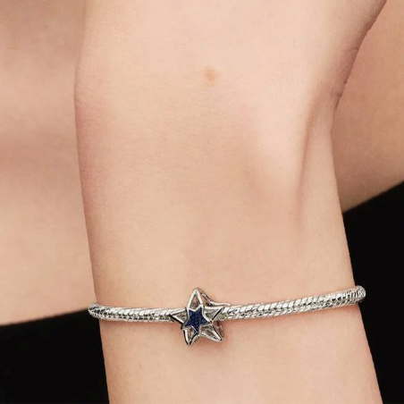 Charm Pandora estrella calada 735034C01