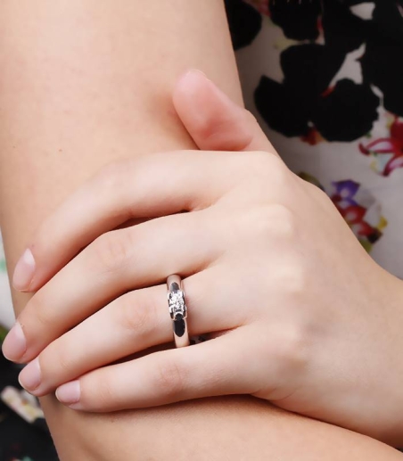 Anillo "Lucca" Oro Blanco 18k y Diamante 0.20 cts