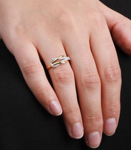 Anillo "Lazo" Oro18k y Circonitas