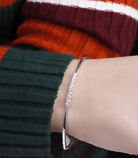 Pulsera rígida oro blanco y Diamantes