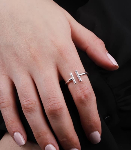 Anillo "Stiky" en plata de primera ley y circonitas