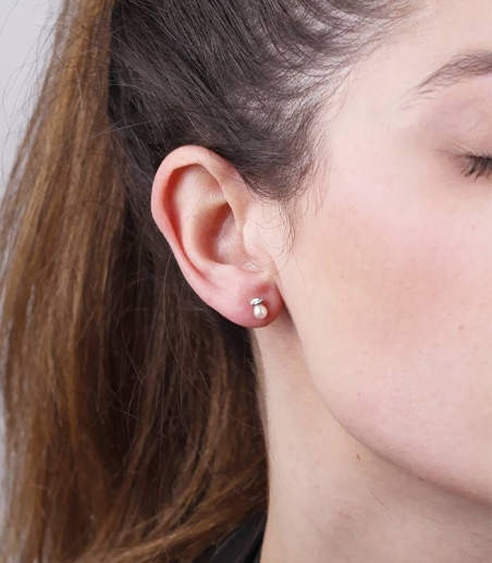 Pendientes Oro 18k perlas y diamantes 0.012cts "Mi diamante"