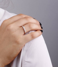 Anillo "" Oro Blanco y Diamante