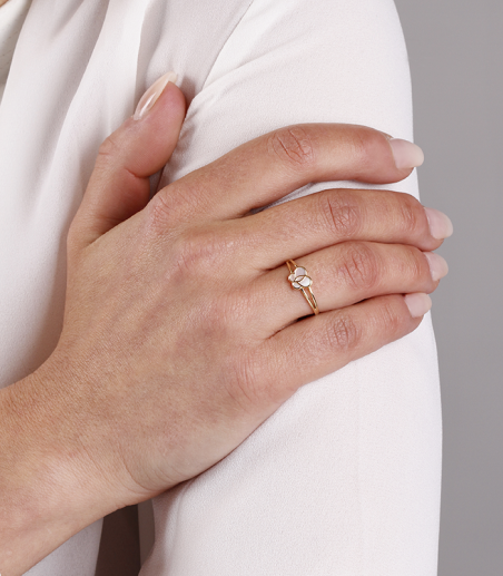 Anillo Oro 18k y nácar "Farfalle"