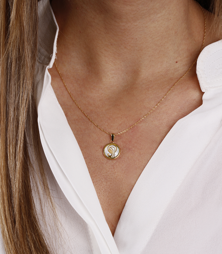Medalla Oro 18k y nácar 12mm "Altea"