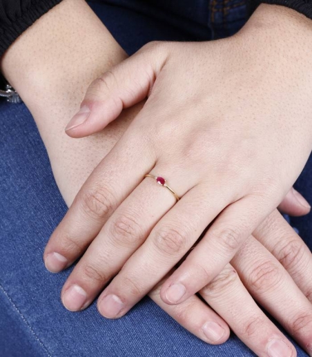ANILLO "SETTAT" RUBÍ Y DIAMANTES 0.016 CTS