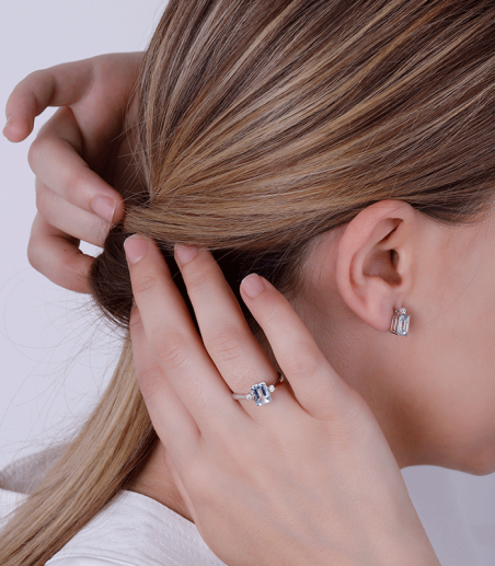 Anillo Oro 18k aguamarina y diamantes 0.10cts "Shay"