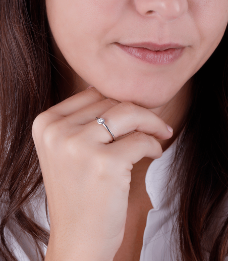 ANILLO "REGGIO" ORO BLANCO 18K Y DIAMANTE 0.10 CTS