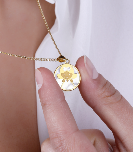 Medalla Oro 18k y Nácar "Mi primera comunión"