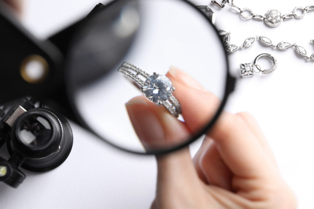 cómo saber si un anillo es veradero o falso