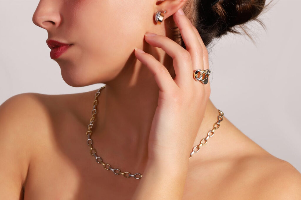 Los pendientes ideales para vestido rojo