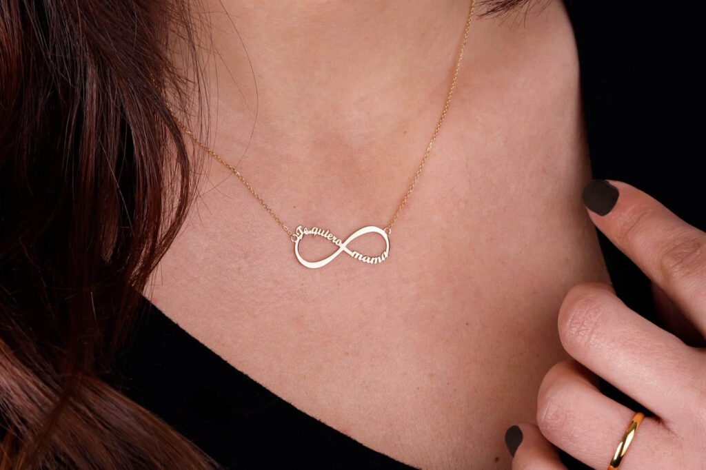 Conoce el significado del infinito en joyas
